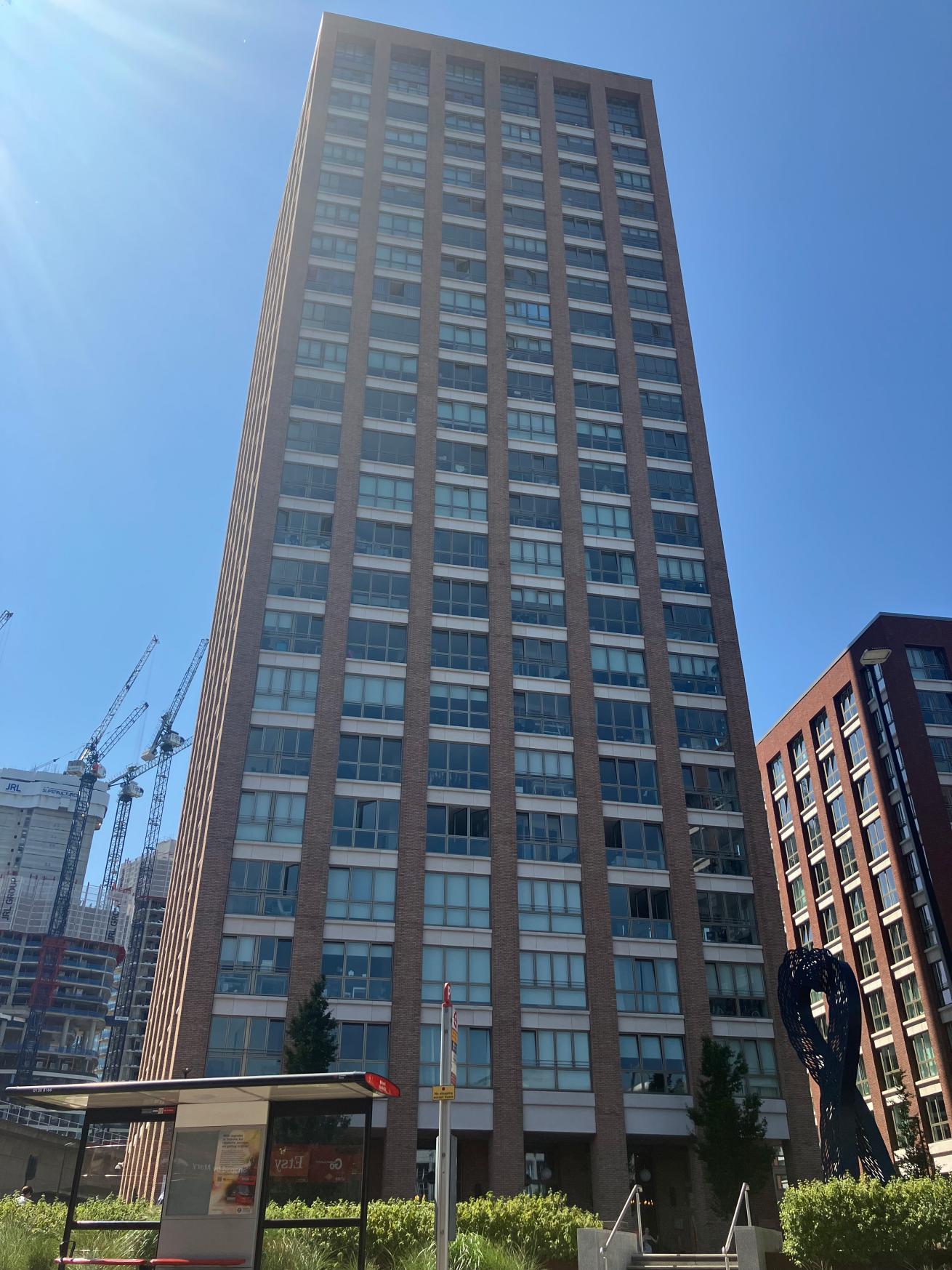 Exterior image of the Royal Captain Court high-rise apartments